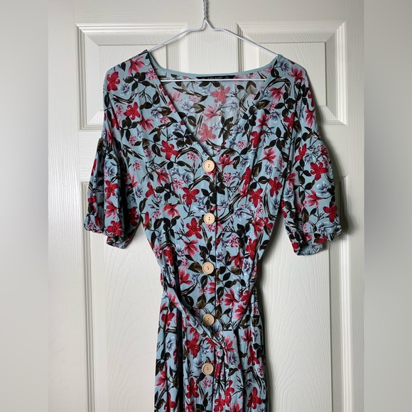 Zara | Floral Button Front Half Bell Sleeve Midi Dress - Large - Picture 4 of 11